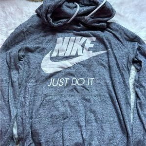 Women’s Nike Sweatshirt!